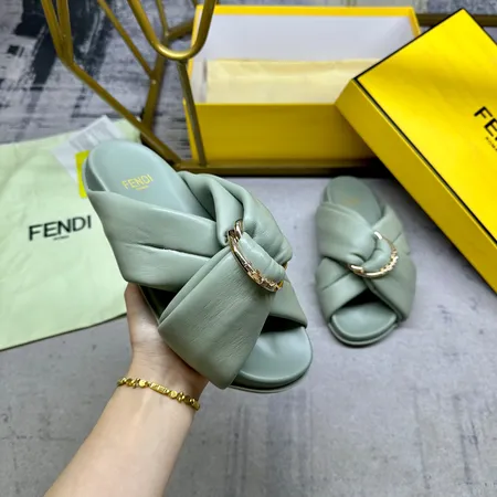 フェンディ スリッパ