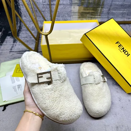 フェンディ スリッパ