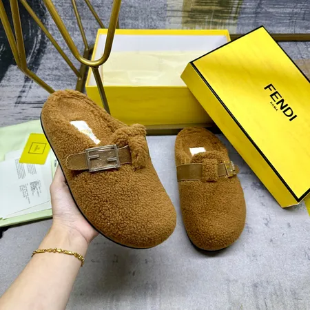 フェンディ スリッパ