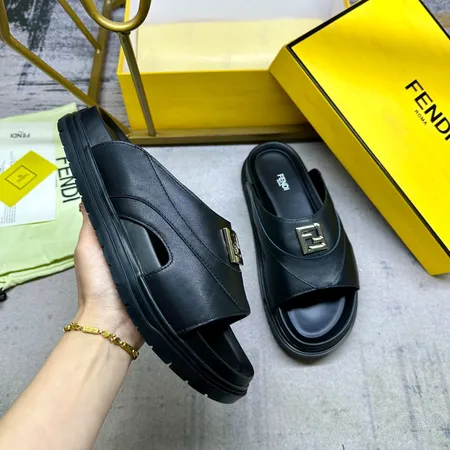 フェンディ スリッパ