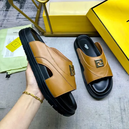 フェンディ スリッパ