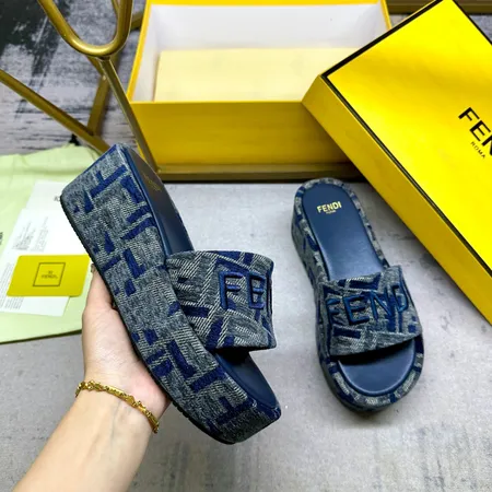 フェンディ スリッパ