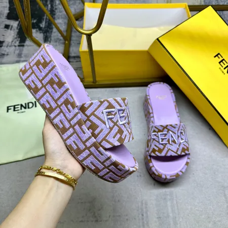 フェンディ スリッパ