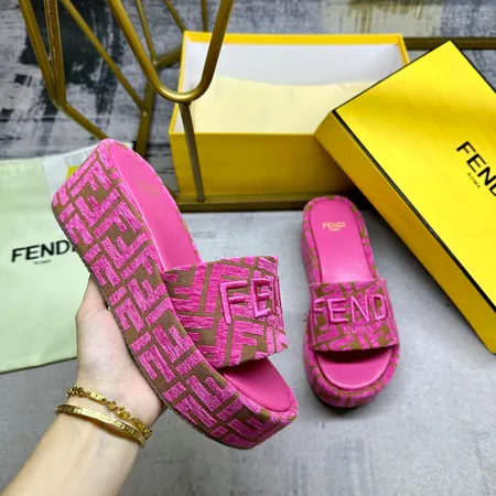 フェンディ スリッパ