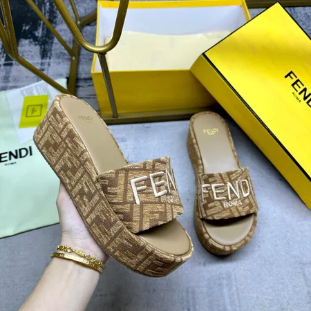 フェンディ スリッパ