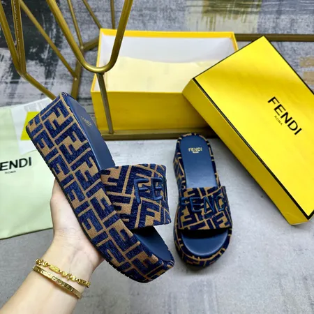 フェンディ スリッパ