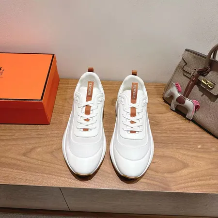 エルメス スニーカー