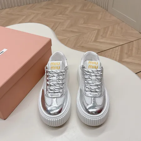 ミュウミュウ カジュアルシューズ