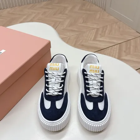 ミュウミュウ カジュアルシューズ