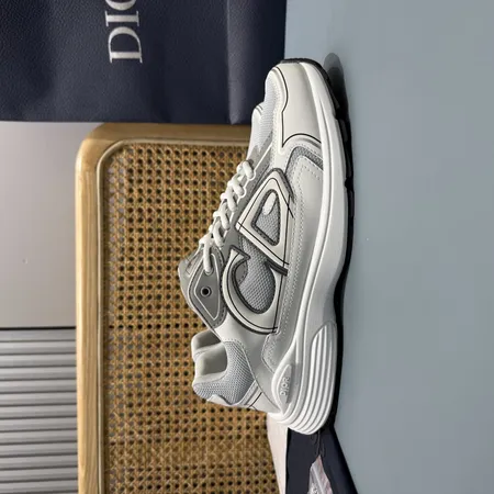 ディオール スニーカー