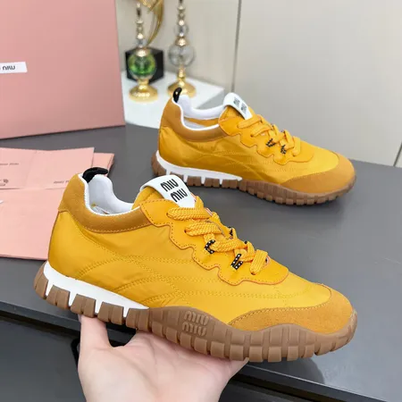 ミュウミュウ スニーカー