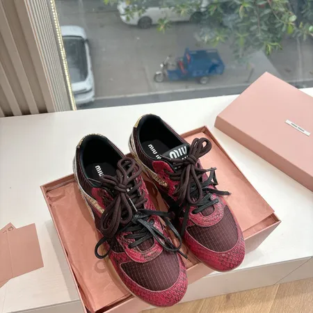 ミュウミュウ スニーカー