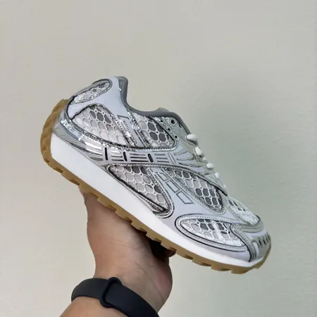 ボッテガ ヴェネタ カジュアルシューズ