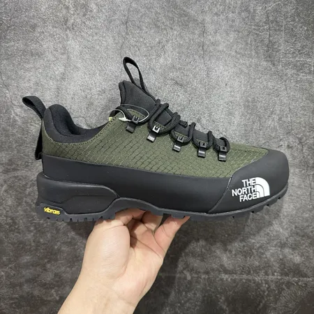 ノースフェイス スニーカー