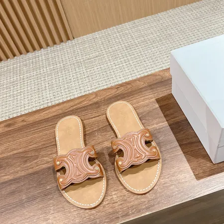 セリーヌ スリッパ