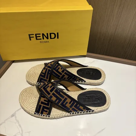 フェンディ スリッパ