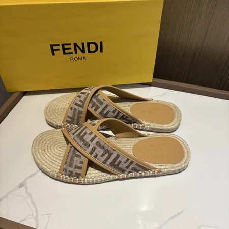 フェンディ スリッパ