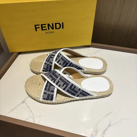 フェンディ スリッパ