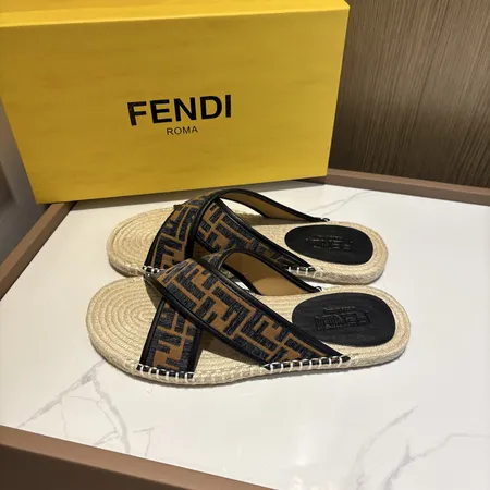 フェンディ スリッパ