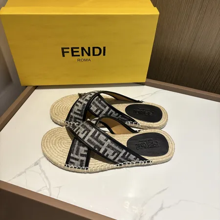 フェンディ スリッパ