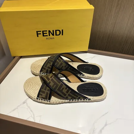 フェンディ スリッパ