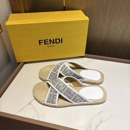 フェンディ スリッパ