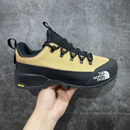 ノースフェイス スニーカー