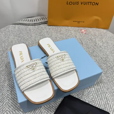 プラダ スリッパ