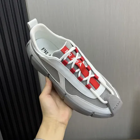 プラダ スニーカー