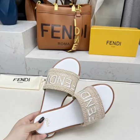 フェンディ スリッパ