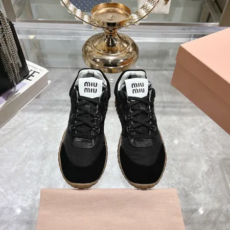 ミュウミュウ スニーカー