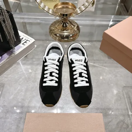 ミュウミュウ スニーカー