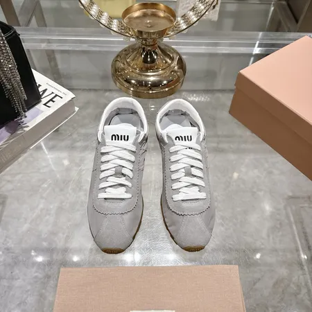 ミュウミュウ スニーカー