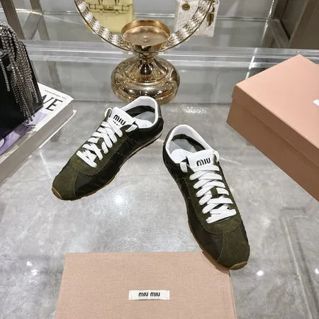 ミュウミュウ スニーカー