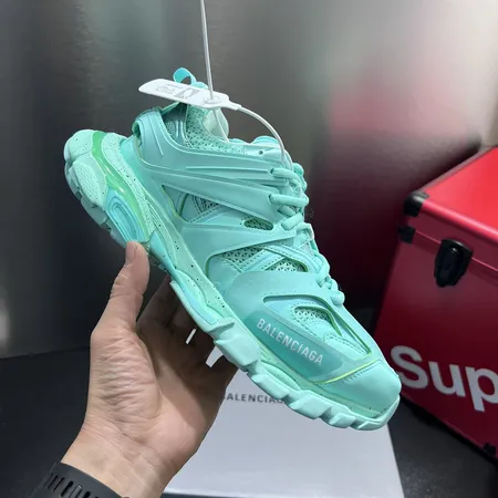 バレンシアガ スニーカー