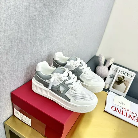 ヴァレンティノ カジュアルシューズ