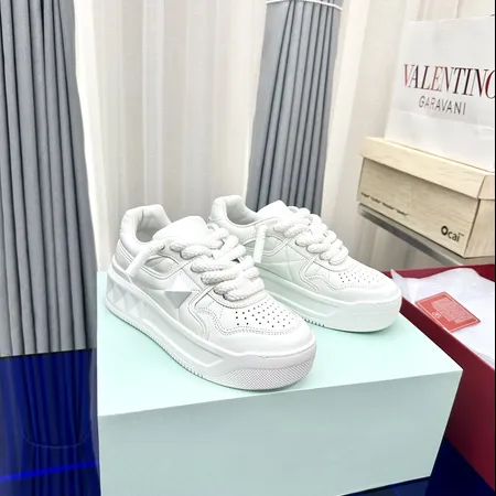 ヴァレンティノ カジュアルシューズ