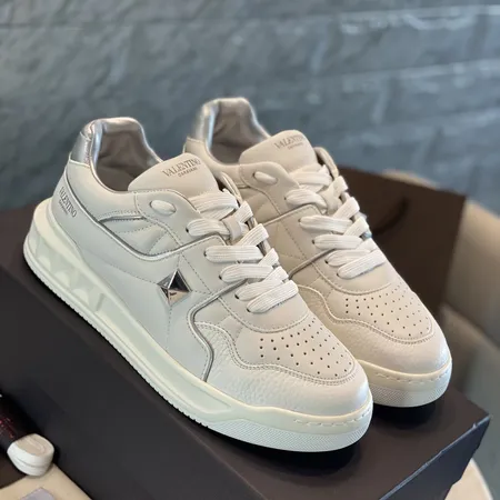 ヴァレンティノ カジュアルシューズ