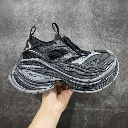 バレンシアガ スニーカー