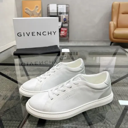 ジバンシィ カジュアルシューズ