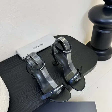 バレンシアガ サンダル