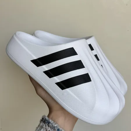 アディダス スリッパ