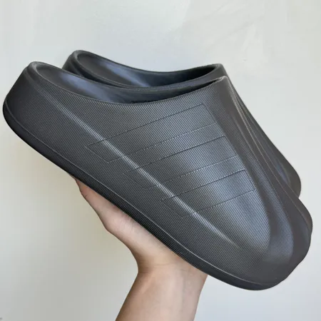 アディダス スリッパ