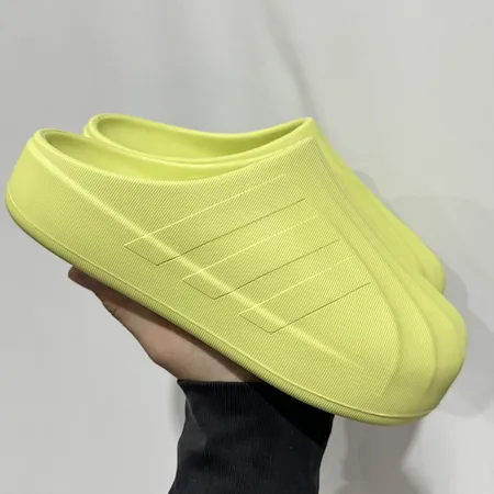 アディダス スリッパ