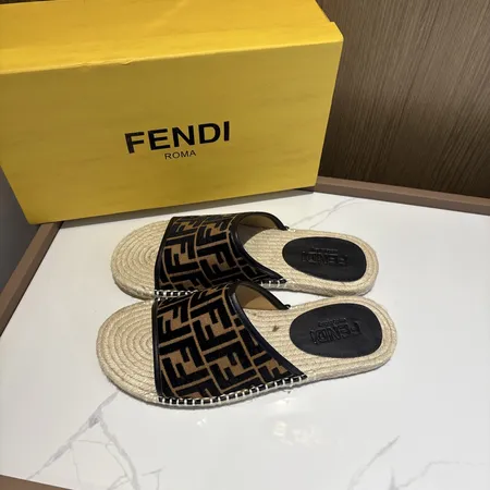 フェンディ スリッパ