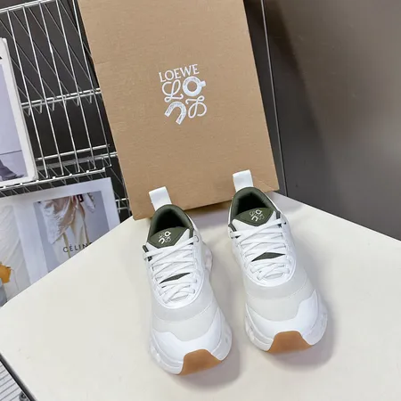 ロエベ スニーカー