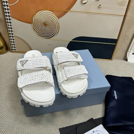 プラダ スリッパ