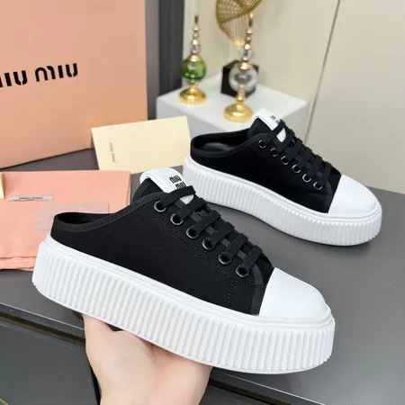 ミュウミュウ カジュアルシューズ