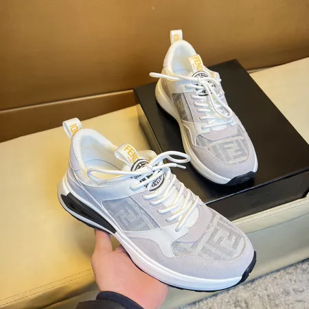 フェンディ スニーカー