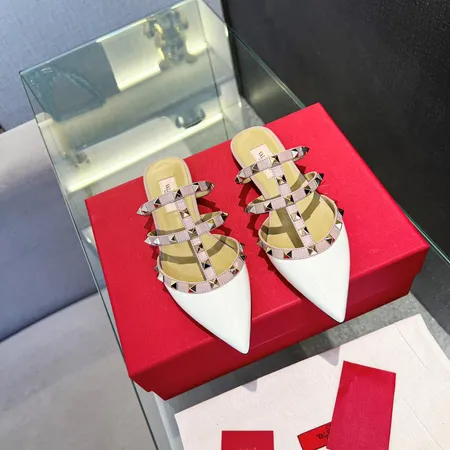 ヴァレンティノ サンダル